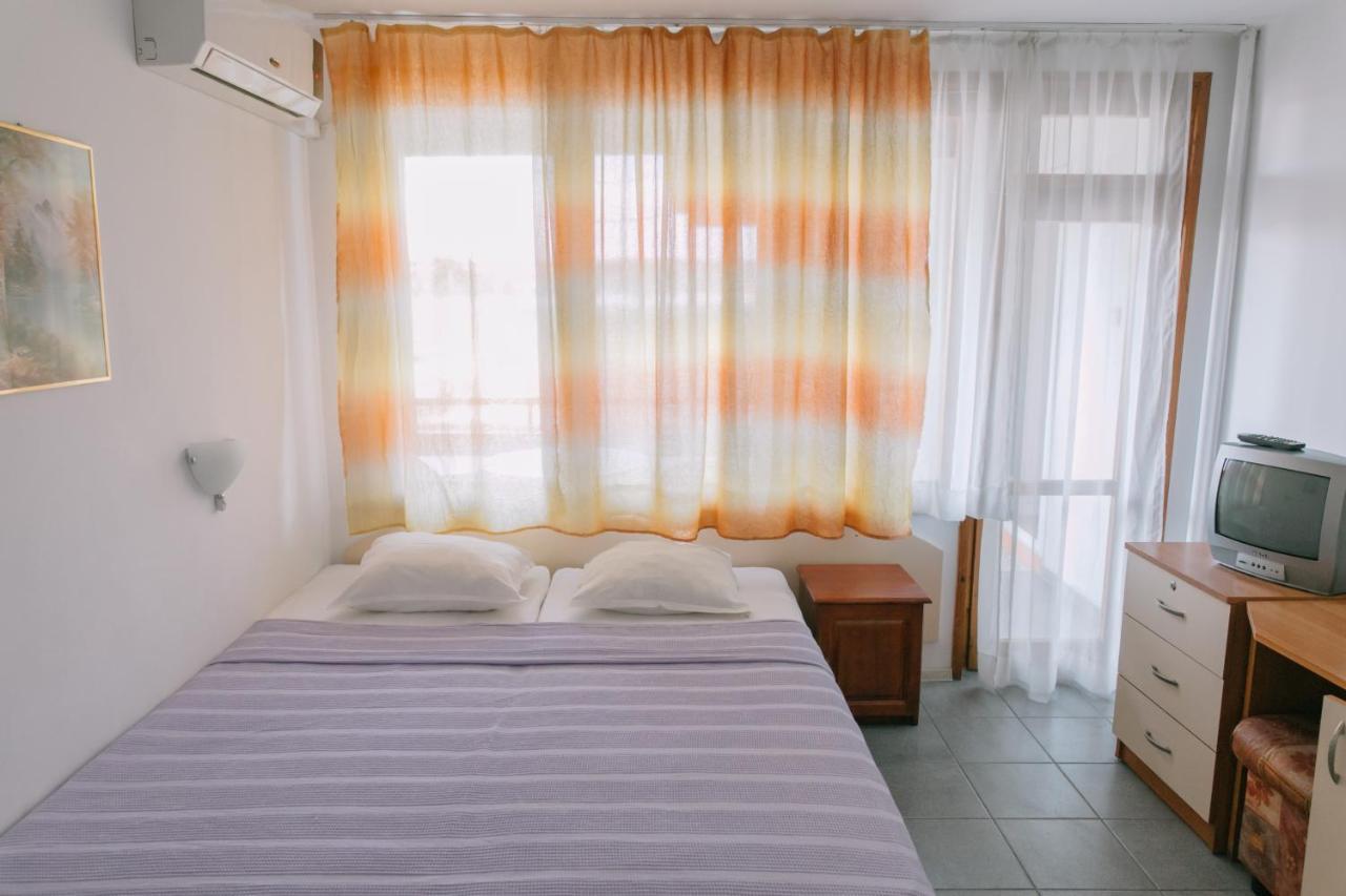 Hronos Hotel Несебър Екстериор снимка